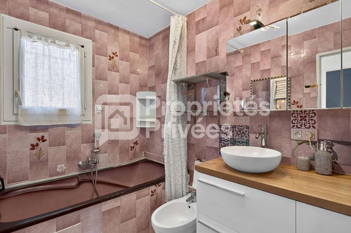 Maison mitoyenne - 5 pièces 4 chambres Mouans-Sartoux, secteur résidentiel - photo 11