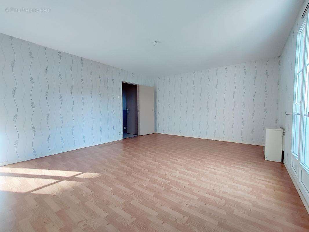 Maison à GRANDVILLIERS