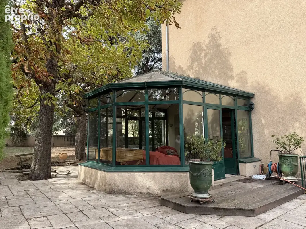 Une demeure de caractère au cœur de Saint-Chamond - photo 4