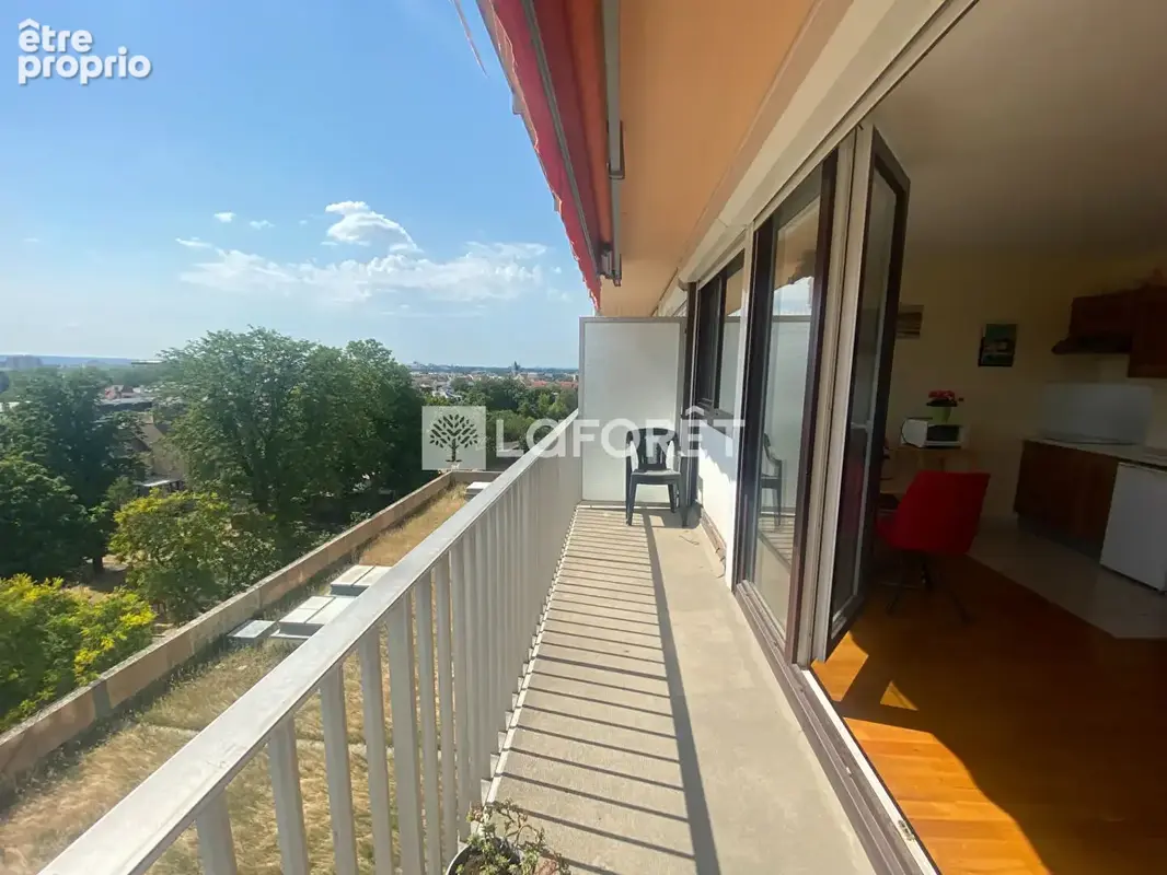Appartement à NANTERRE
