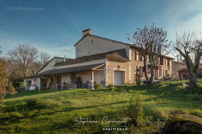 Maison à NEUVIC