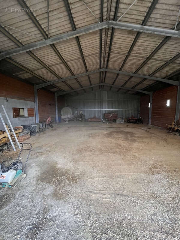 Parking à SAINT-MACAIRE