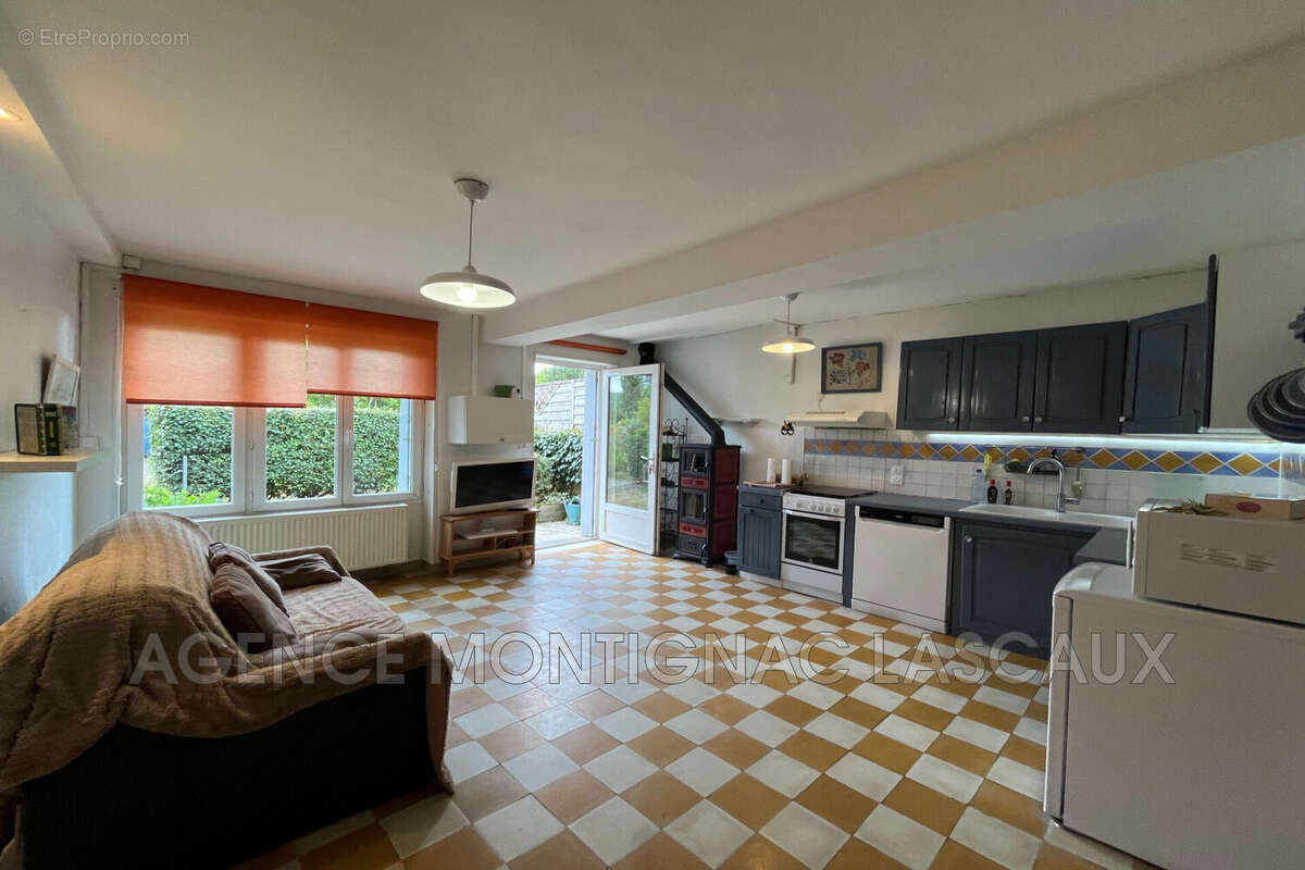 Maison 70 m² à Montignac  - photo 7