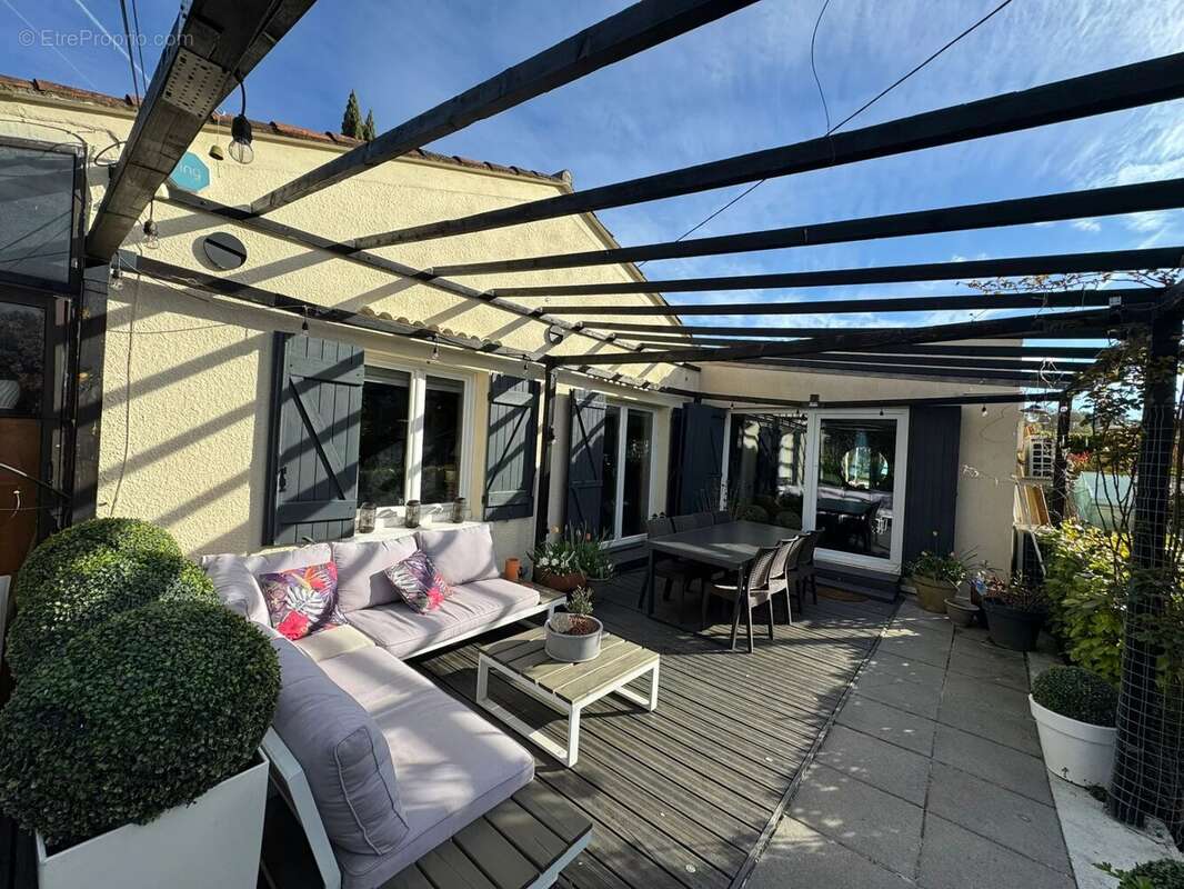 Maison à ENTRECASTEAUX