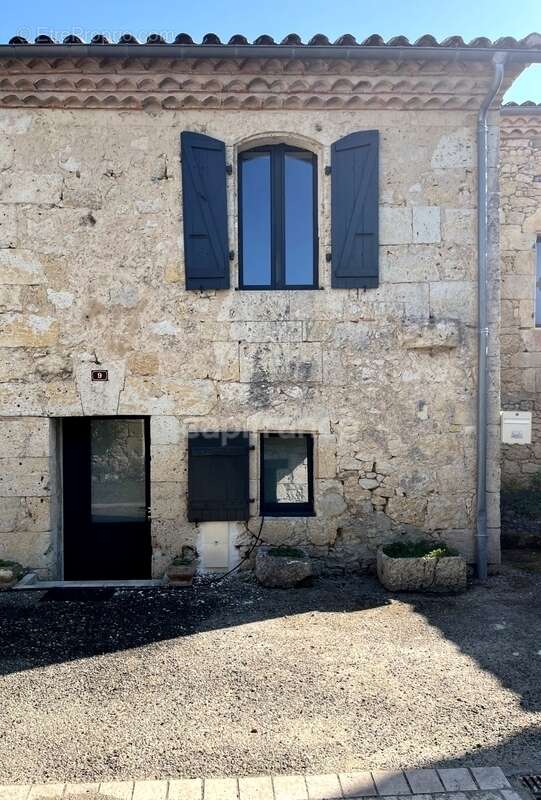 Elégante maison en pierre entièrement restaurée, 4 pièces, au coeur d'un village médiéval (32) - photo 8