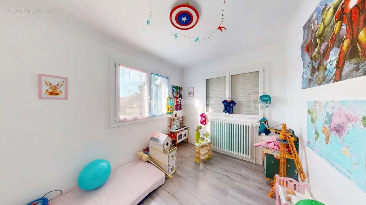 Maison à SAINT-JEAN-DE-BOURNAY