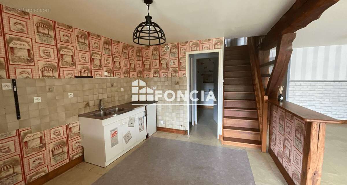 Maison à DOM-LE-MESNIL