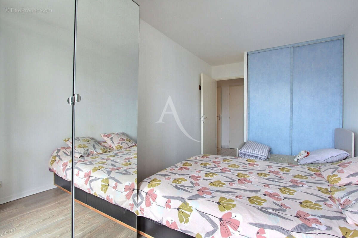 Appartement à VILLENEUVE-LA-GARENNE