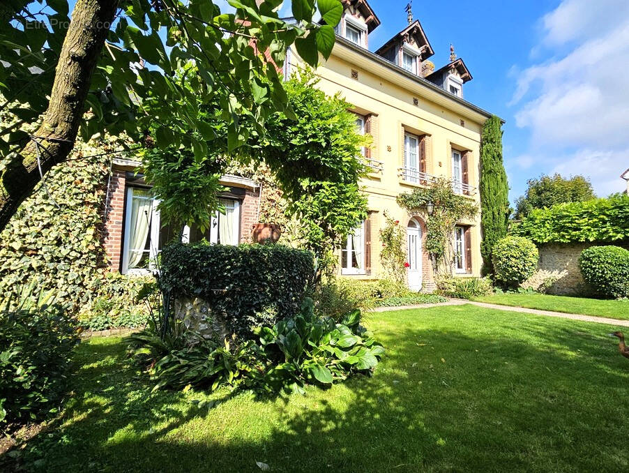 Maison à PONT-L&#039;EVEQUE