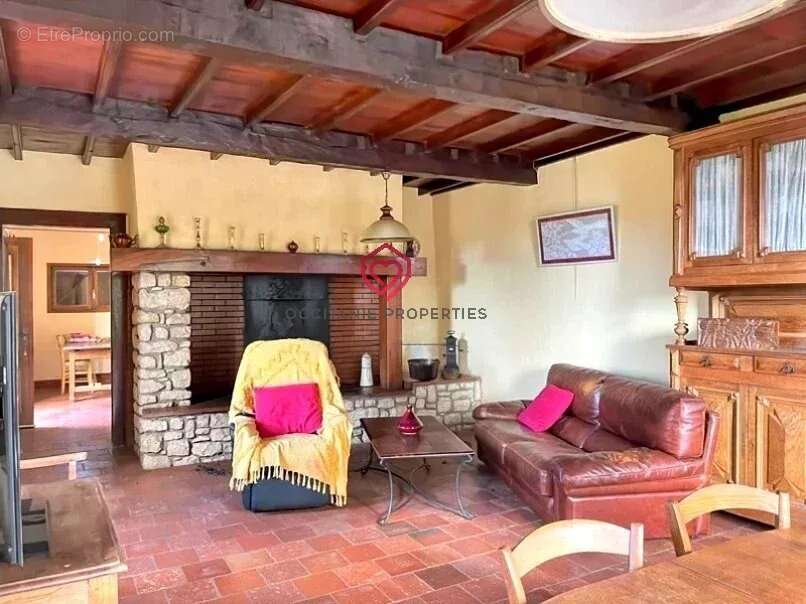 Authentique ferme rénovée, terrain et vues - photo 11