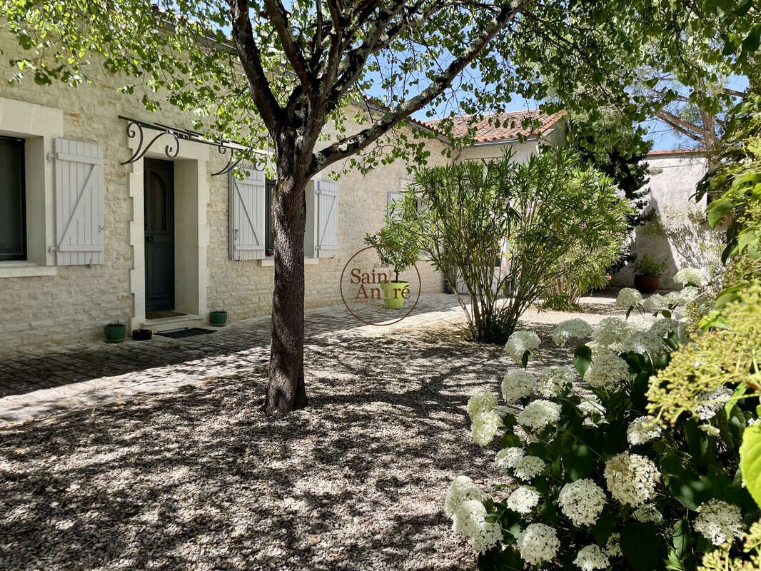 Maison à GRAVES-SAINT-AMANT
