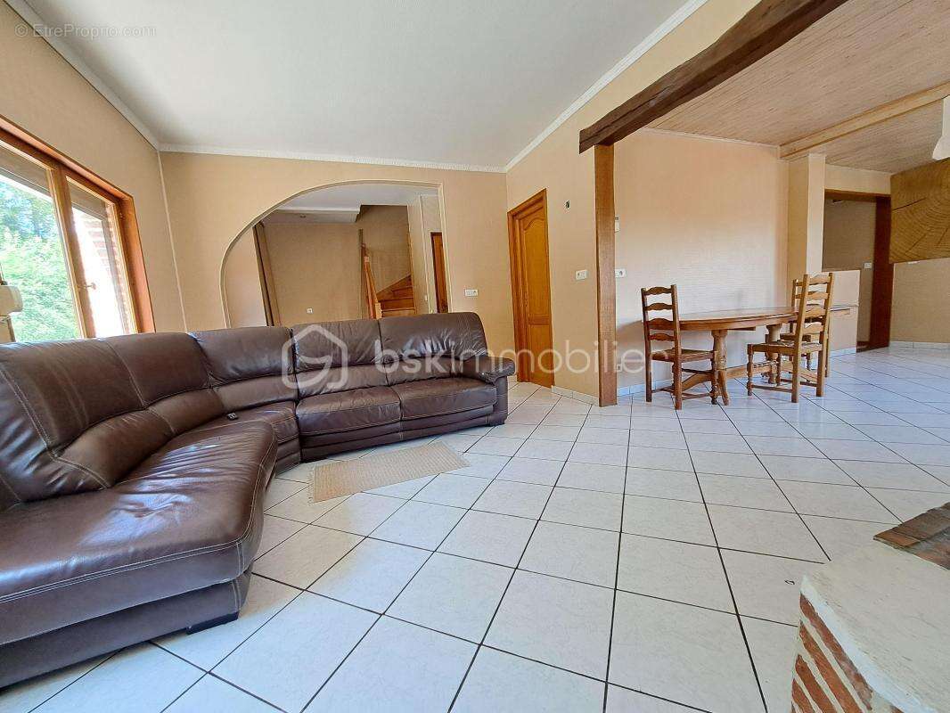 Maison avec garages et jardin a 5 minutes d'abbeville - photo 4