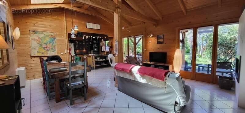 Maison à LABROQUERE