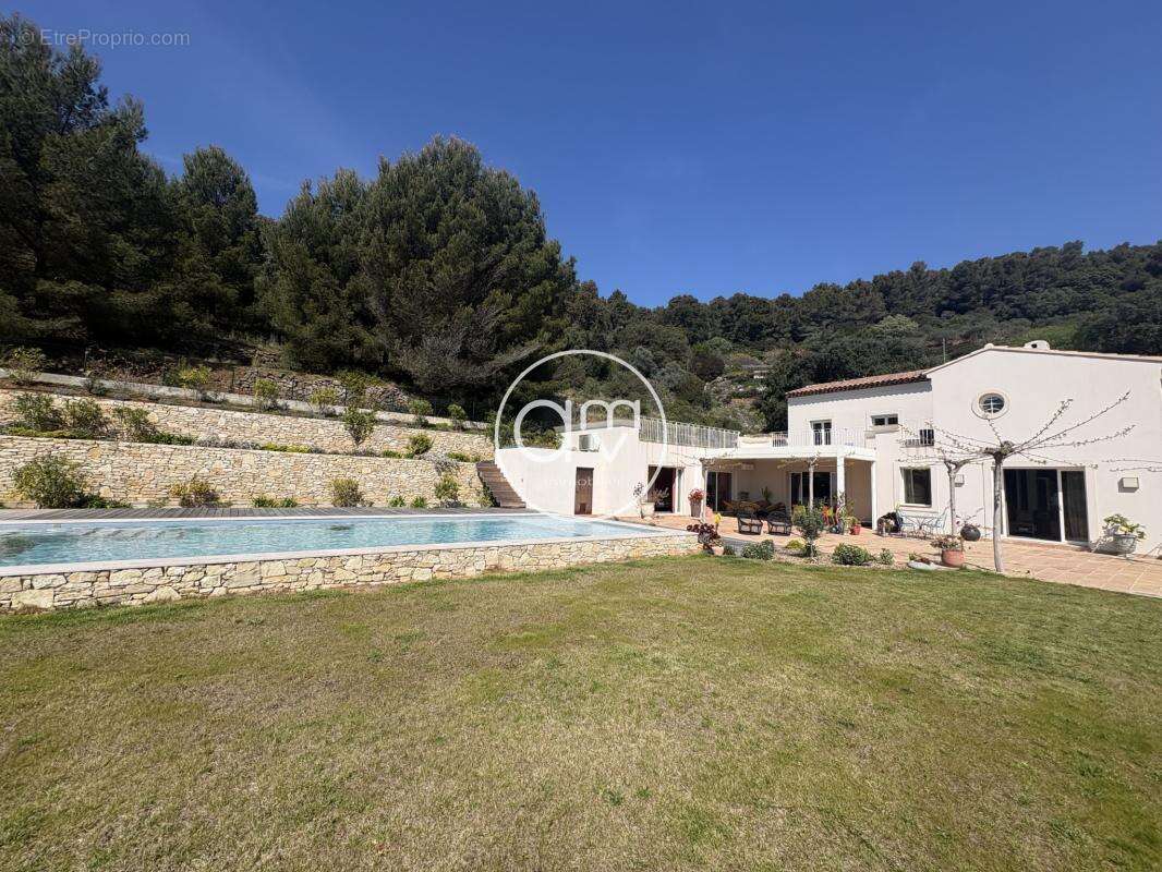 Maison à CARQUEIRANNE