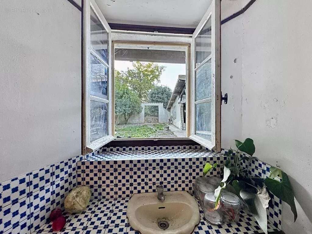 Maison à VILLECOMTAL-SUR-ARROS