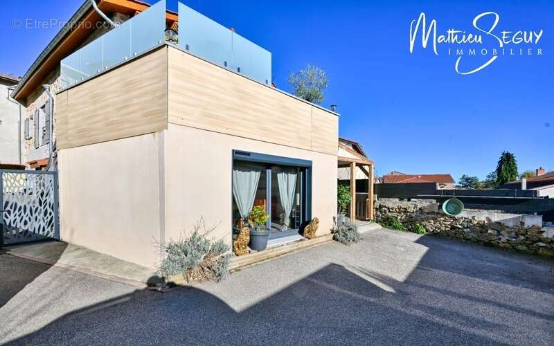 Maison à SAINT-MARTIN-EN-HAUT