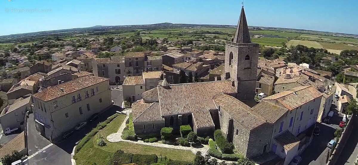 Commerce à NEZIGNAN-L'EVEQUE