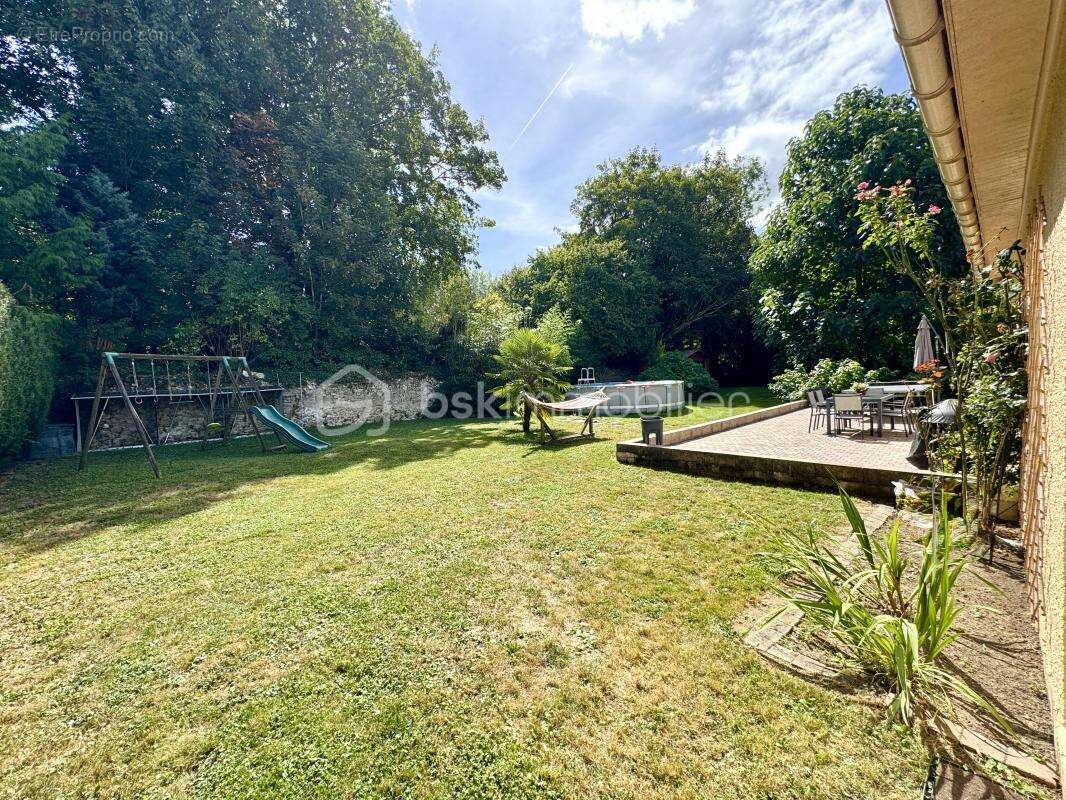 Maison à CHAUCONIN-NEUFMONTIERS