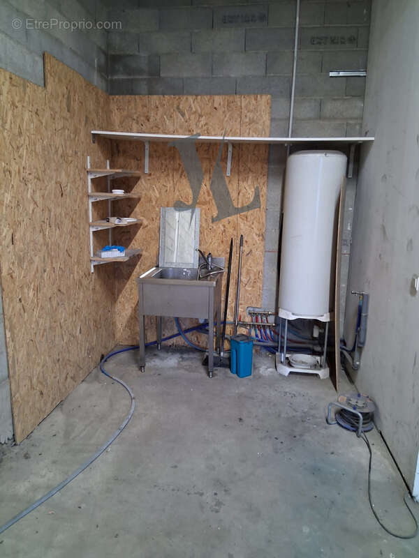 Commerce à PORTES-LES-VALENCE