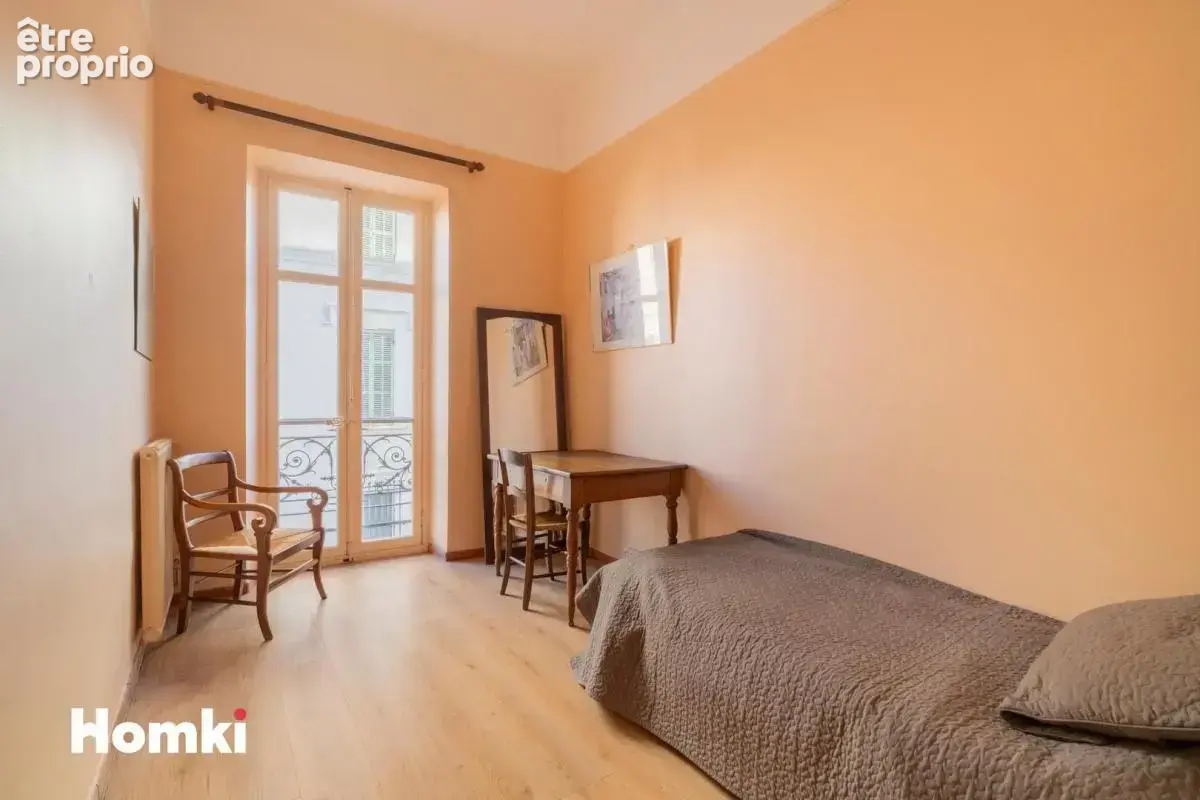 Appartement T3 de 88 m² à Marseille 13007, Rue du Commandant Lamy - photo 6