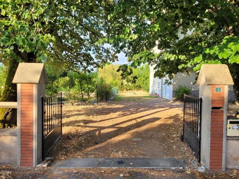 Dpt allier (03) foret de troncais - proche lurcy levis - maison 4 pieces - potager - arbres fruitiers - terrain 3871 m2 - photo 4