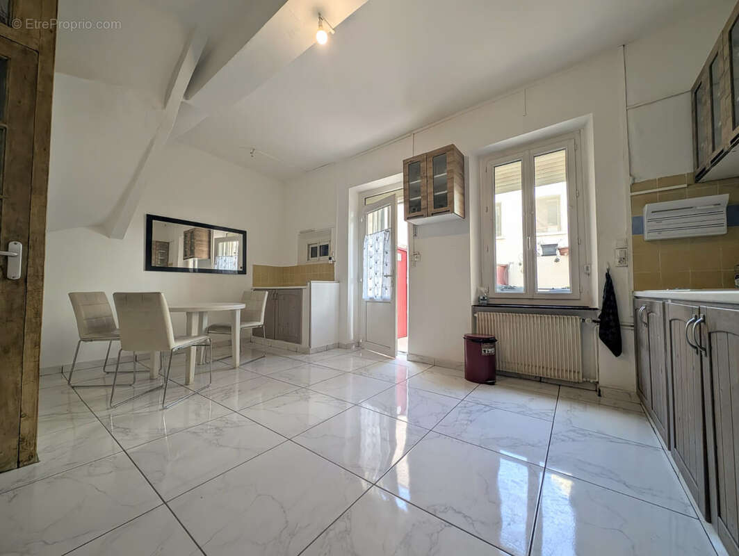 Maison à LEZIGNAN-CORBIERES