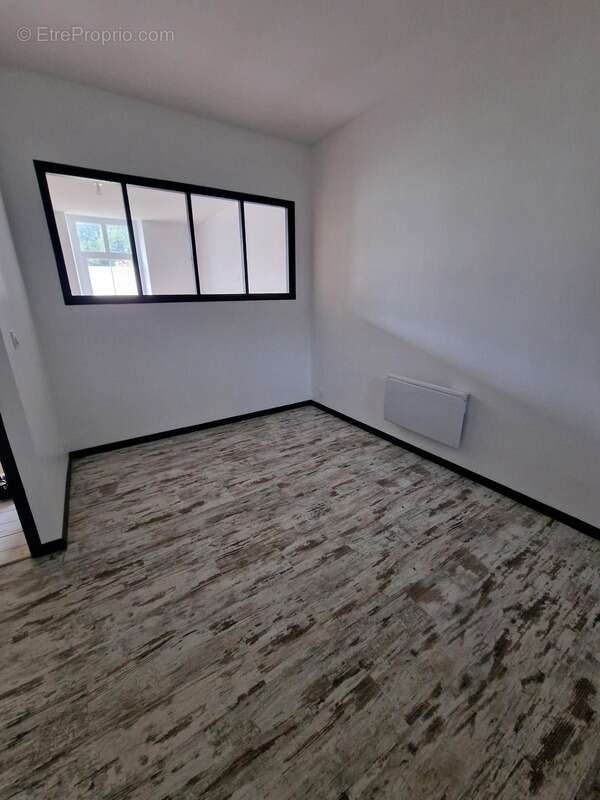 Maison à SAINT-JEAN-D'ANGELY