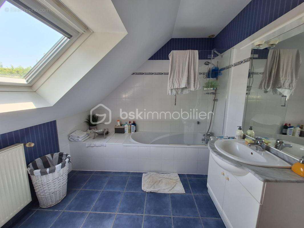 Maison familiale 6 chambres - Quartier recherché de Mayenne - photo 14