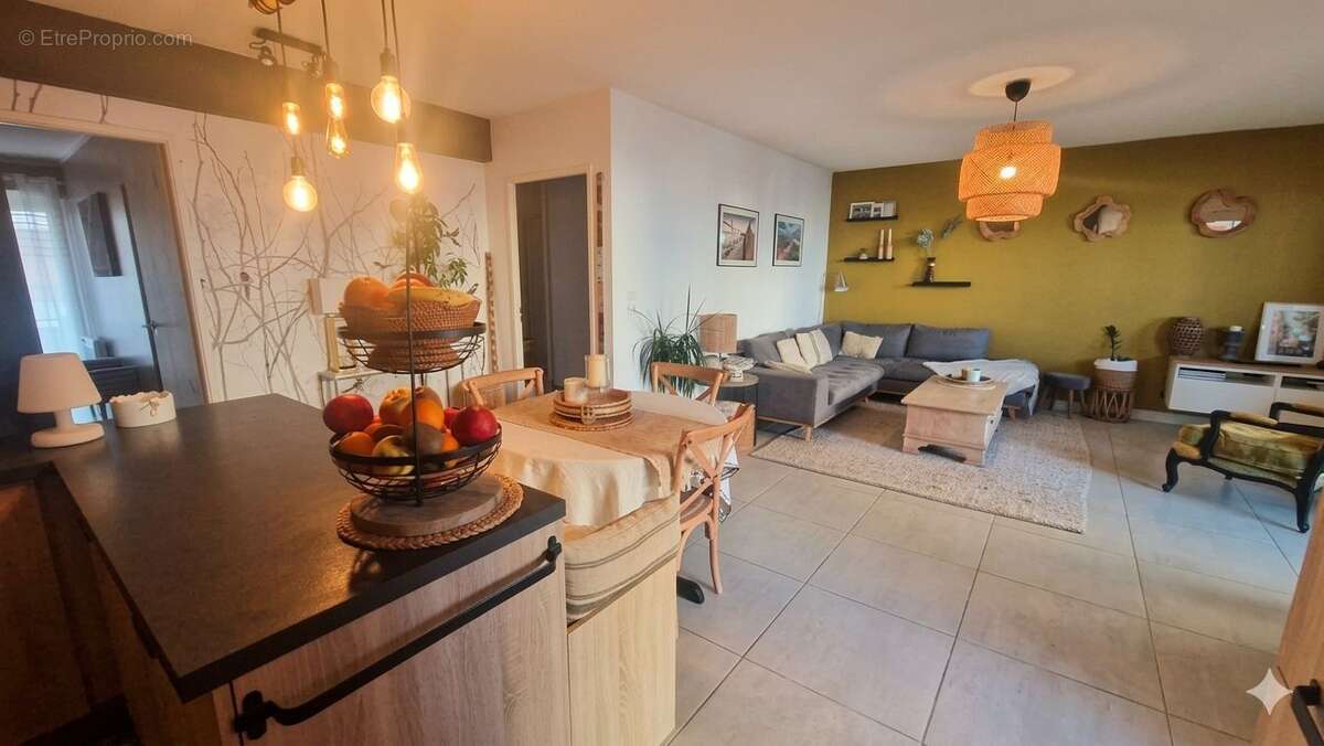 Appartement à MEZE