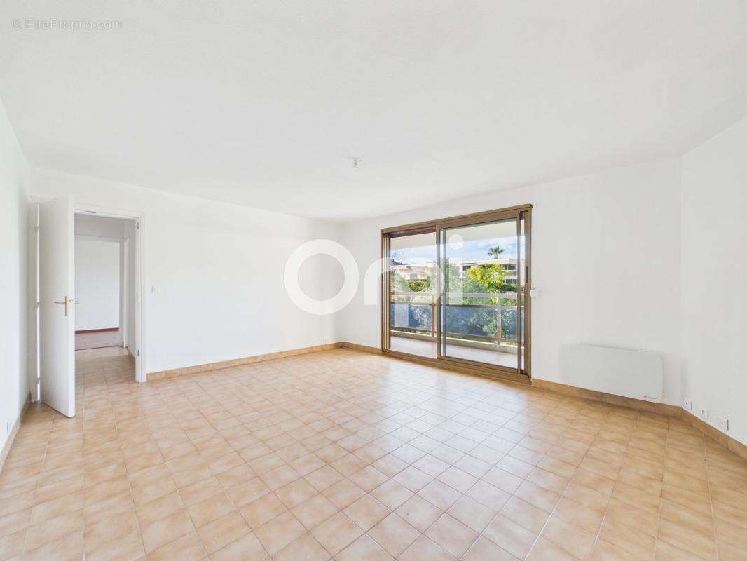 Appartement à MANDELIEU-LA-NAPOULE