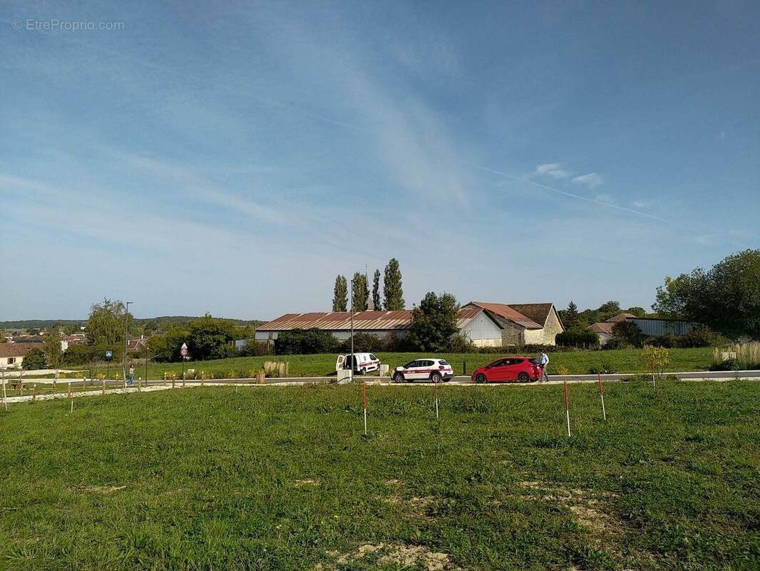 Terrain à ISLE-AUMONT