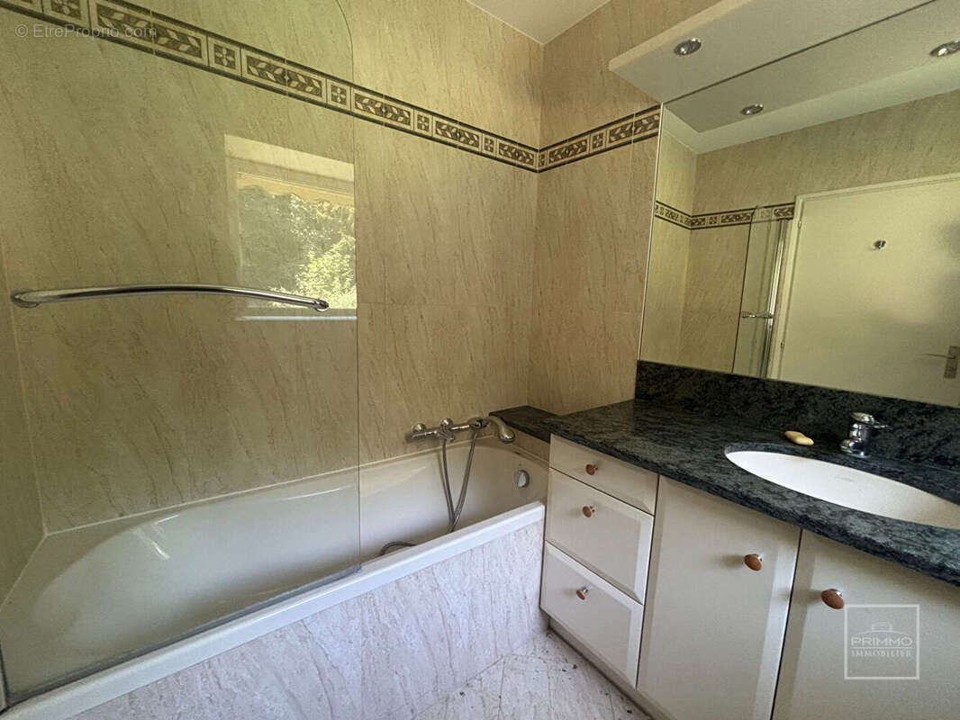 Appartement à CHASSELAY