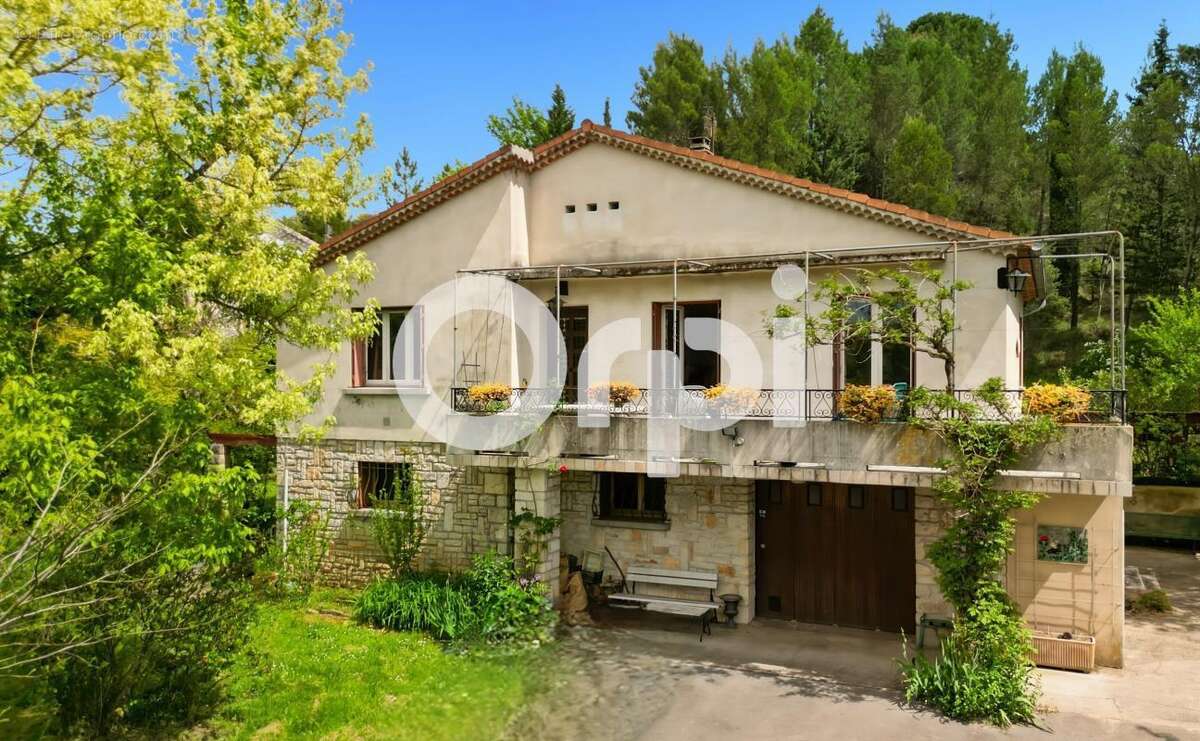 Maison à RUOMS