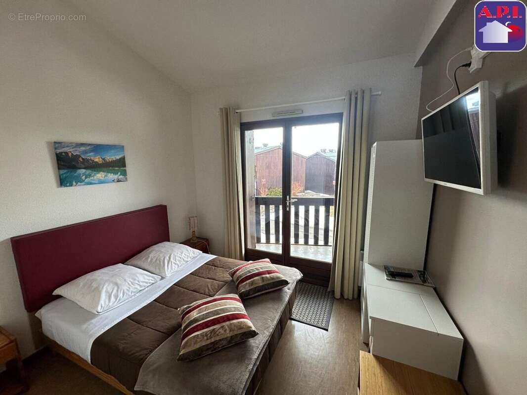 Commerce à VILLENEUVE-D&#039;OLMES