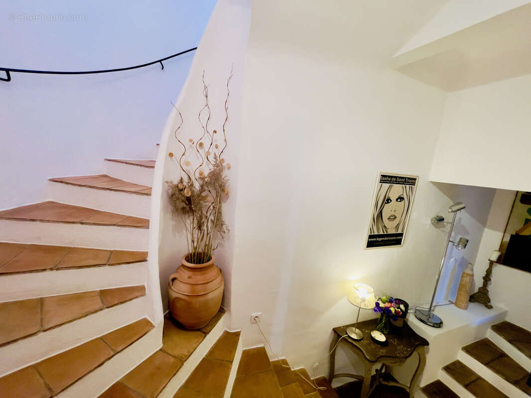 Maison à PLAN-DE-LA-TOUR