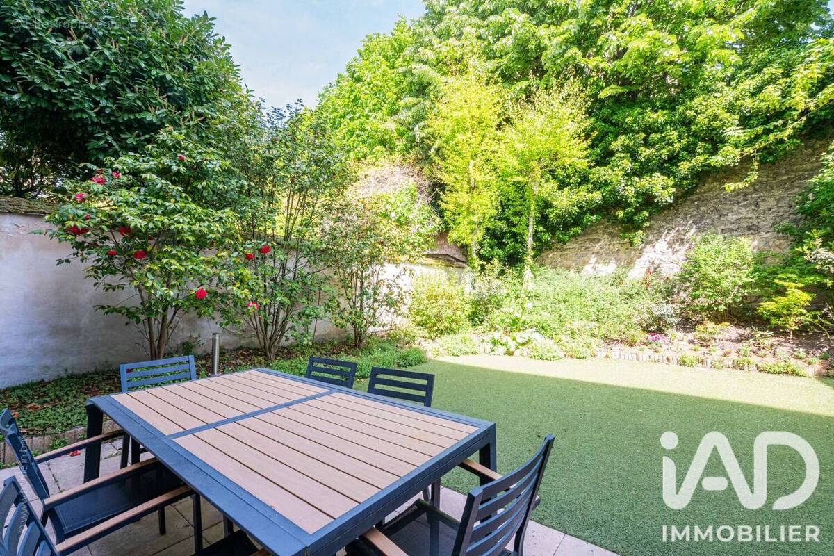 Photo 1 - Appartement à MONTROUGE