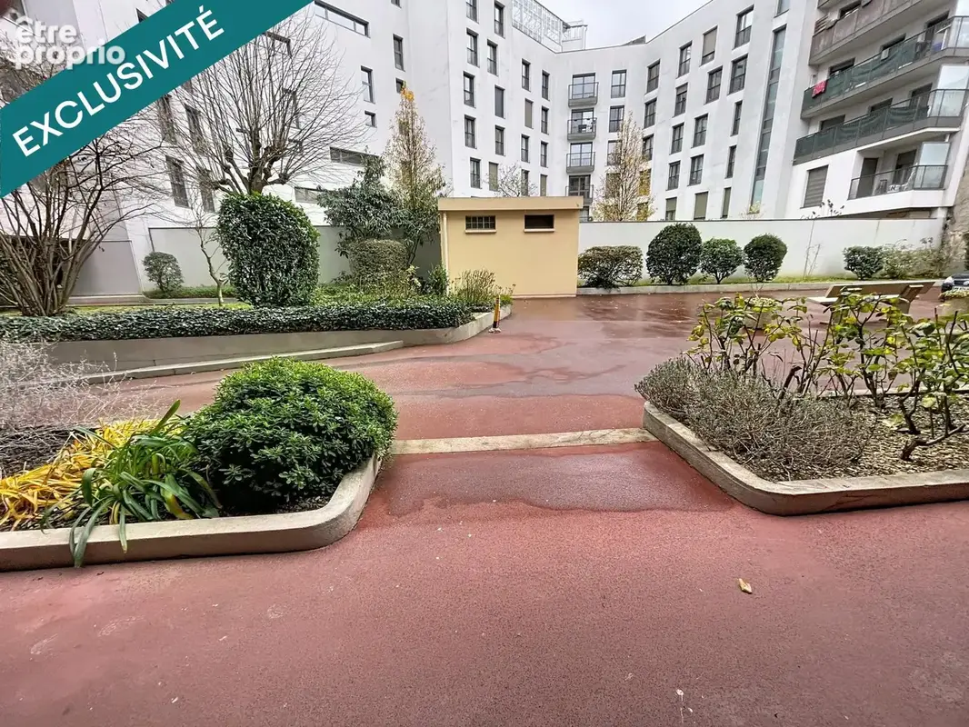 Photo 1 - Parking à ARCUEIL