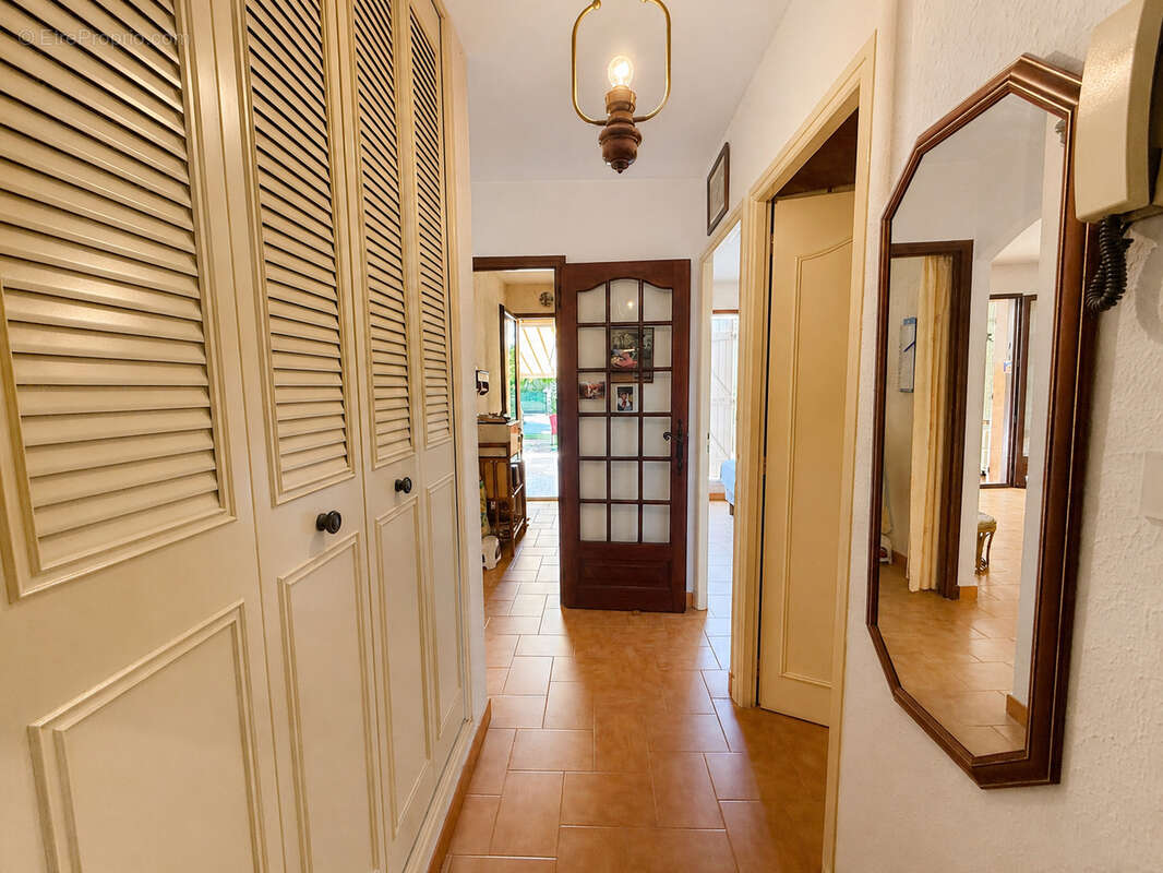 Appartement en rez-de-jardin avec 260 m2 d'extérieur   Les Lônes - photo 11