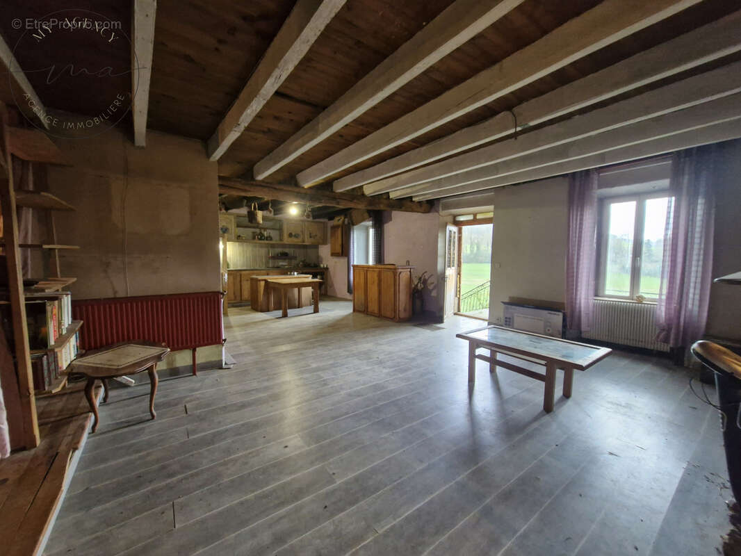 Maison à MURAT-SUR-VEBRE