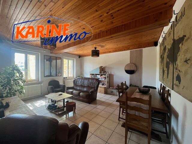 Appartement 84 m² à Fontaines-Saint-Martin  - photo 2