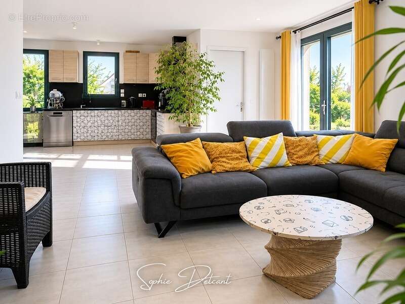 Maison à vendre 4 pièces NEUVY LE ROI (37) 22 minutes de Tours Nord - photo 7