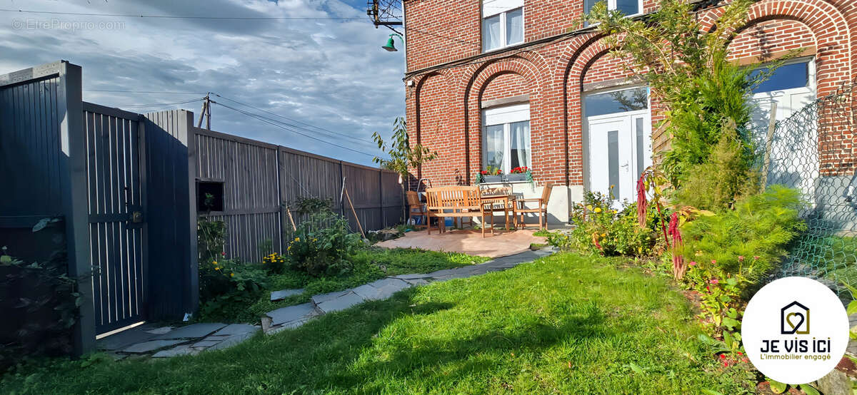 Maison à HALLENNES-LEZ-HAUBOURDIN