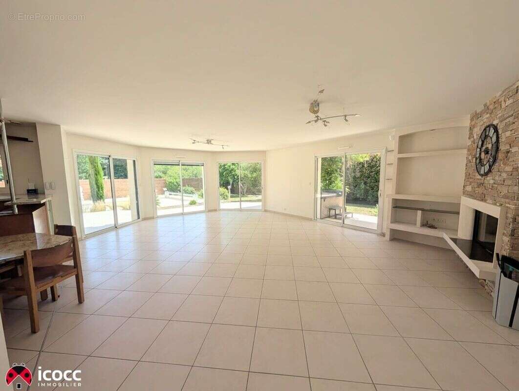 Maison 188 m² à La Roche-Sur-Yon  - photo 4