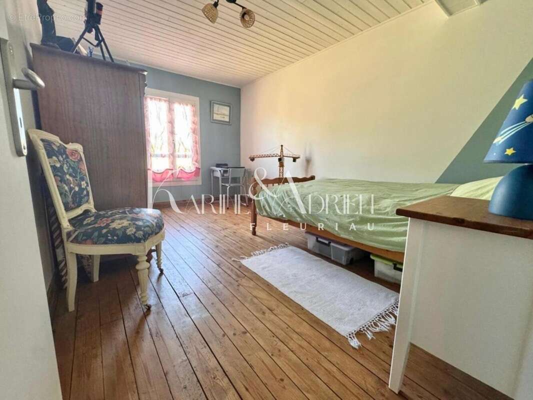Maison 91 m² à Puy-De-Serre  - photo 8