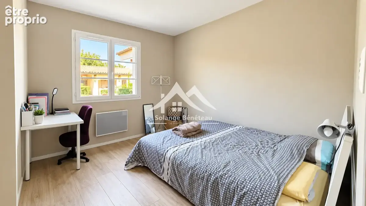 Villa familiale de plain pied avec piscine, dépendances et vaste espace de vie - photo 10