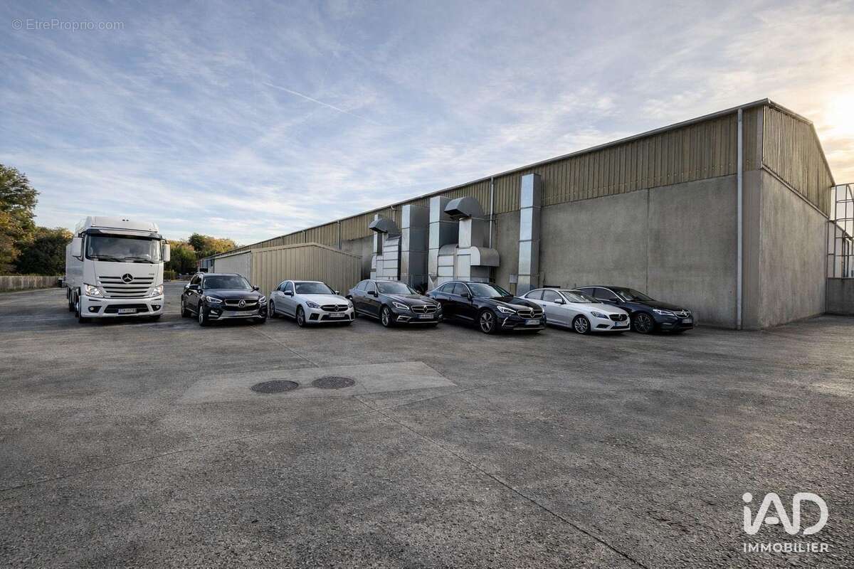 Photo 2 - Commerce à OZOIR-LA-FERRIERE