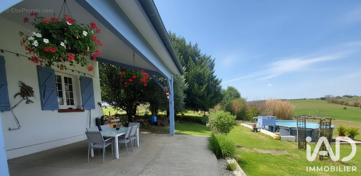 Photo 1 - Maison à VACQUIERS
