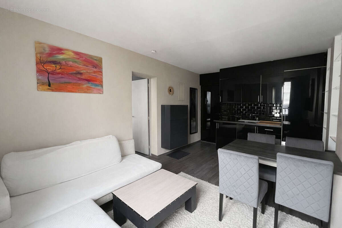 Appartement à PARIS-11E