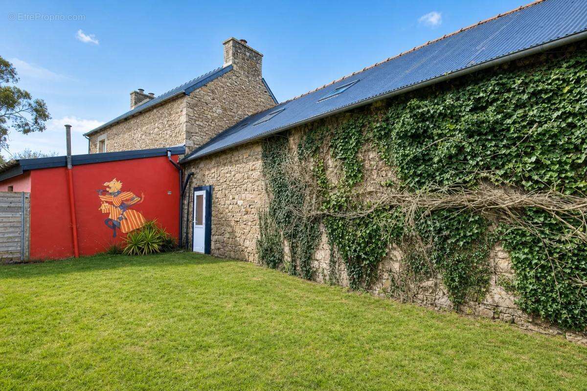Maison à LANRODEC