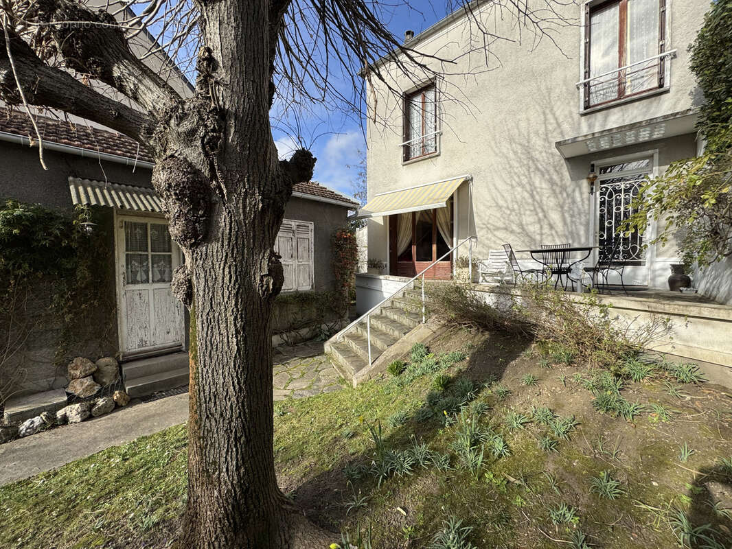 St Maur la Varenne maison 5p 81m2 terrain 400m2 - photo 4